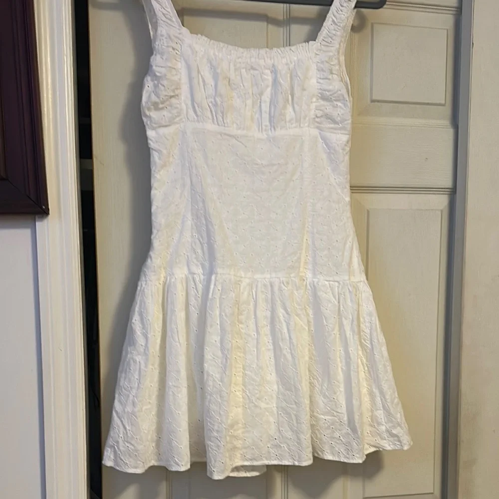 All in favor White Sleeveless Women's Top - Picture 4 of 4